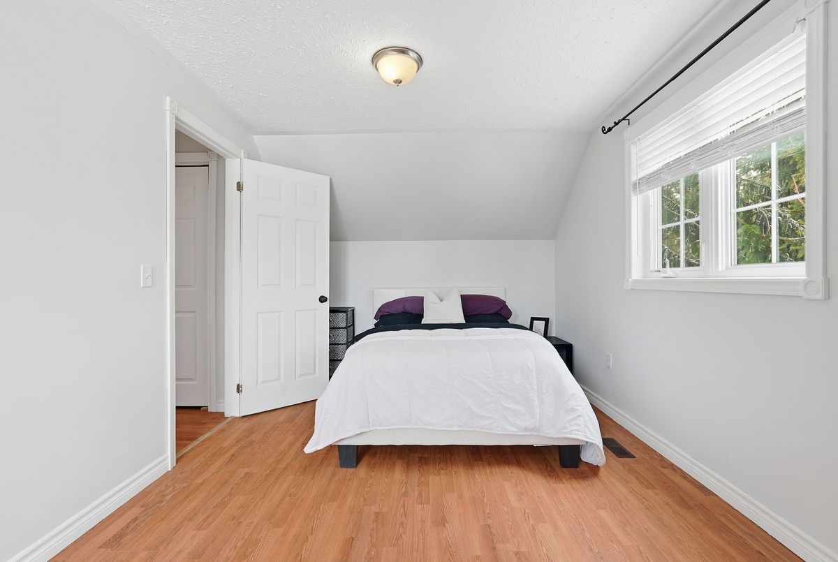 25 JOHN Street W Minto 25 JOHN Street W Minto