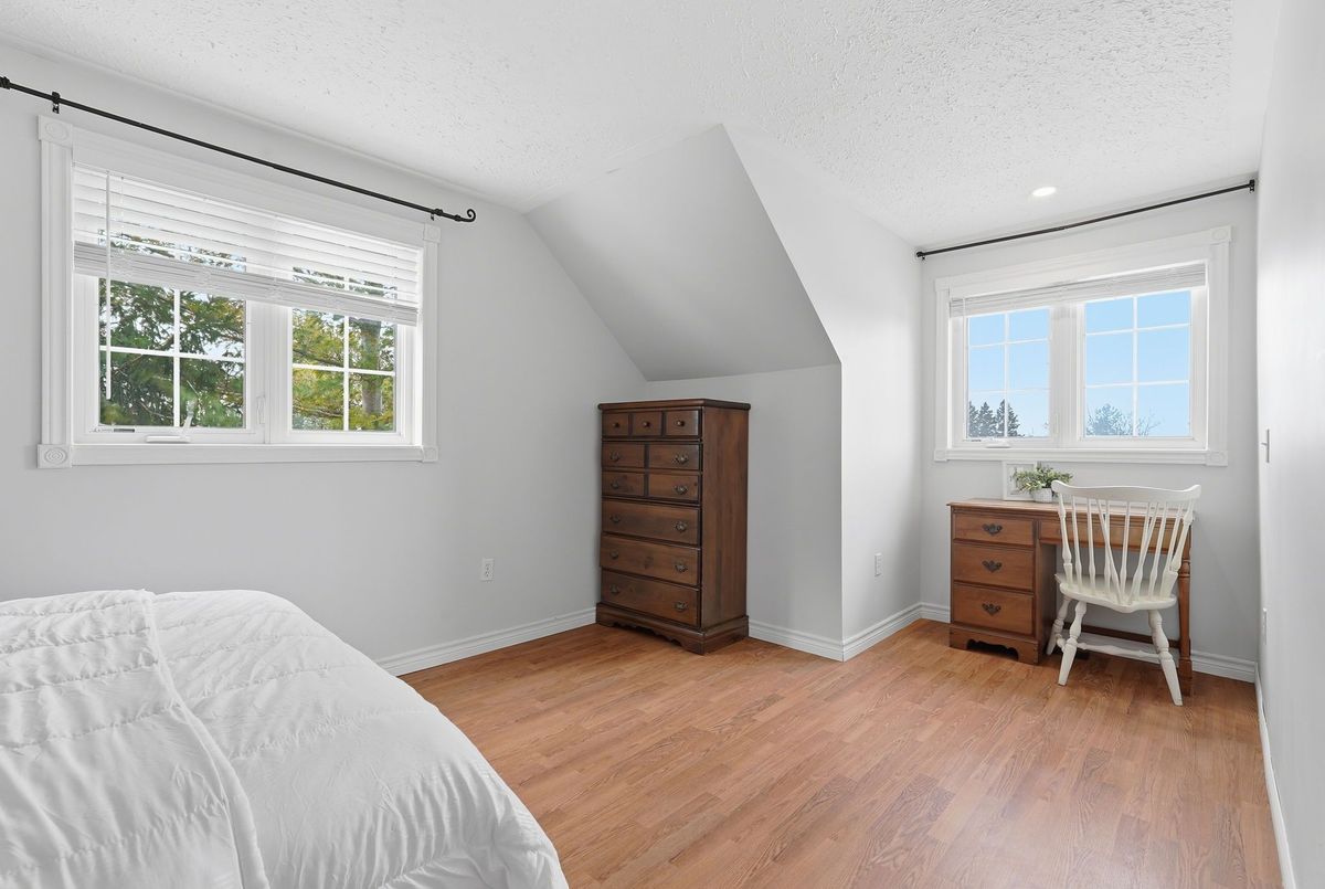 25 JOHN Street W Minto 25 JOHN Street W Minto