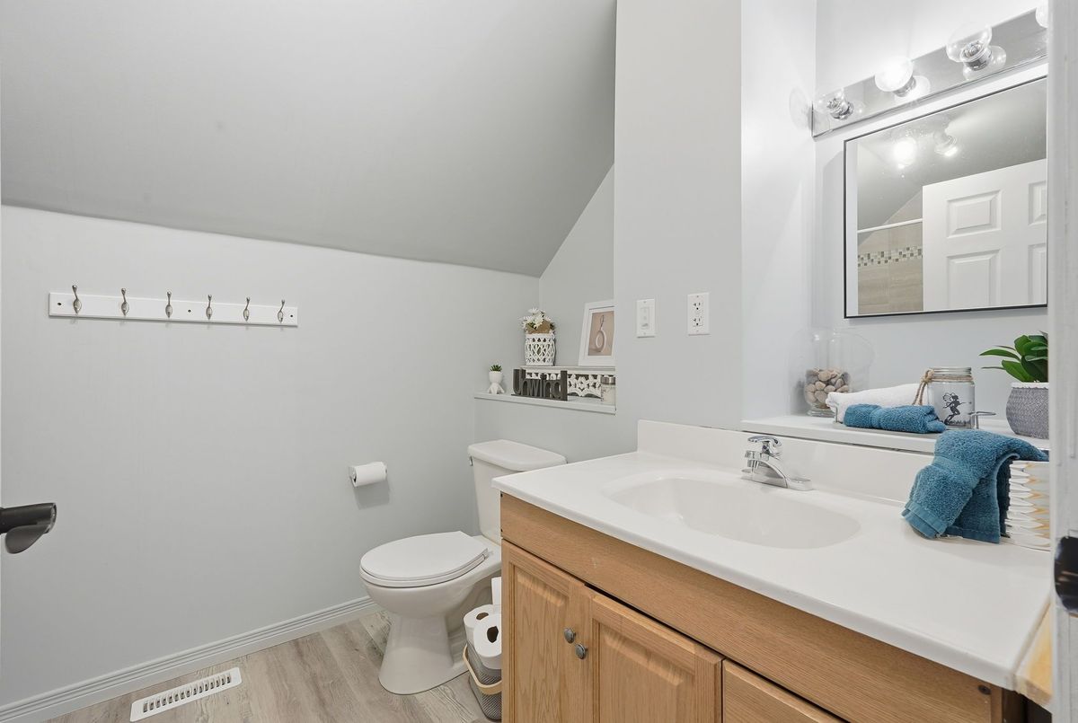 25 JOHN Street W Minto 25 JOHN Street W Minto