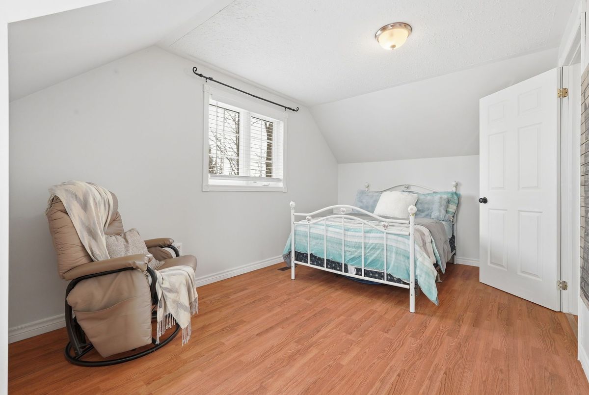 25 JOHN Street W Minto 25 JOHN Street W Minto