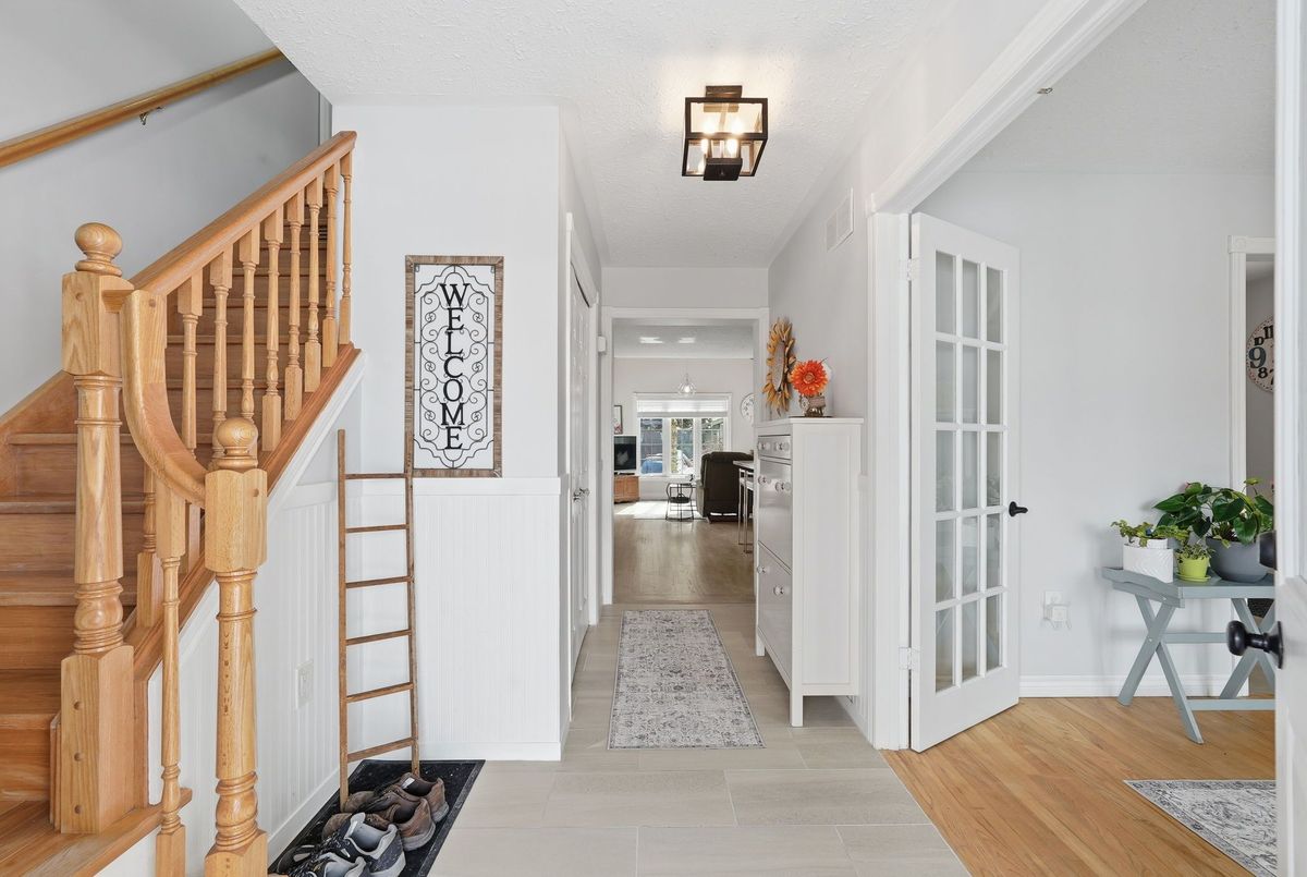 25 JOHN Street W Minto 25 JOHN Street W Minto