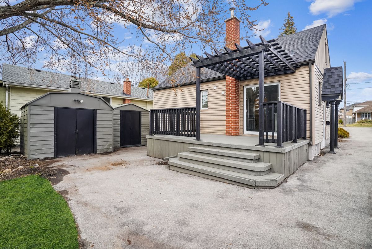 96 MOHAWK Road E Hamilton 96 MOHAWK Road E Hamilton