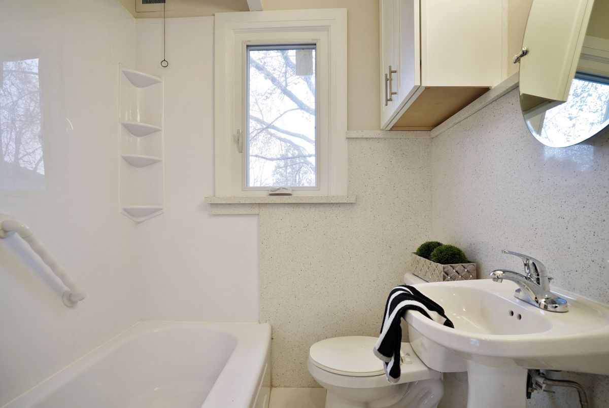 96 MOHAWK Road E Hamilton 96 MOHAWK Road E Hamilton