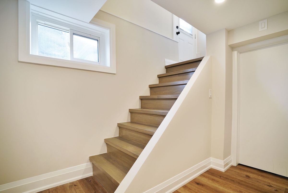 96 MOHAWK Road E Hamilton 96 MOHAWK Road E Hamilton