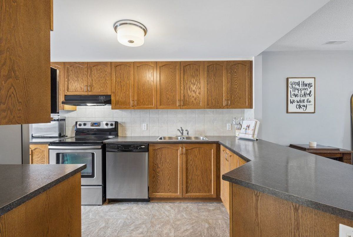 616 Chapman Mills Drive Barrhaven 616 Chapman Mills Drive Barrhaven