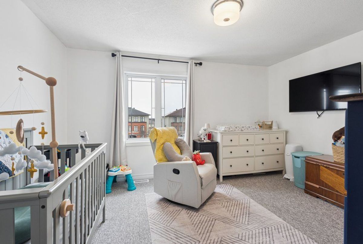 616 Chapman Mills Drive Barrhaven 616 Chapman Mills Drive Barrhaven