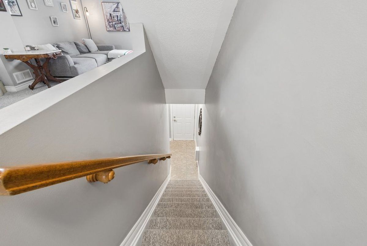 616 Chapman Mills Drive Barrhaven 616 Chapman Mills Drive Barrhaven