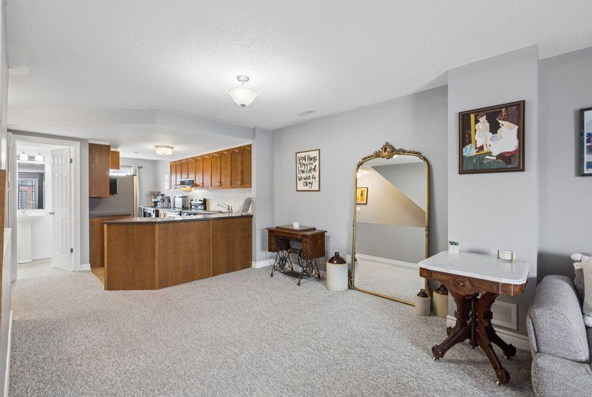 616 Chapman Mills Drive Barrhaven 616 Chapman Mills Drive Barrhaven