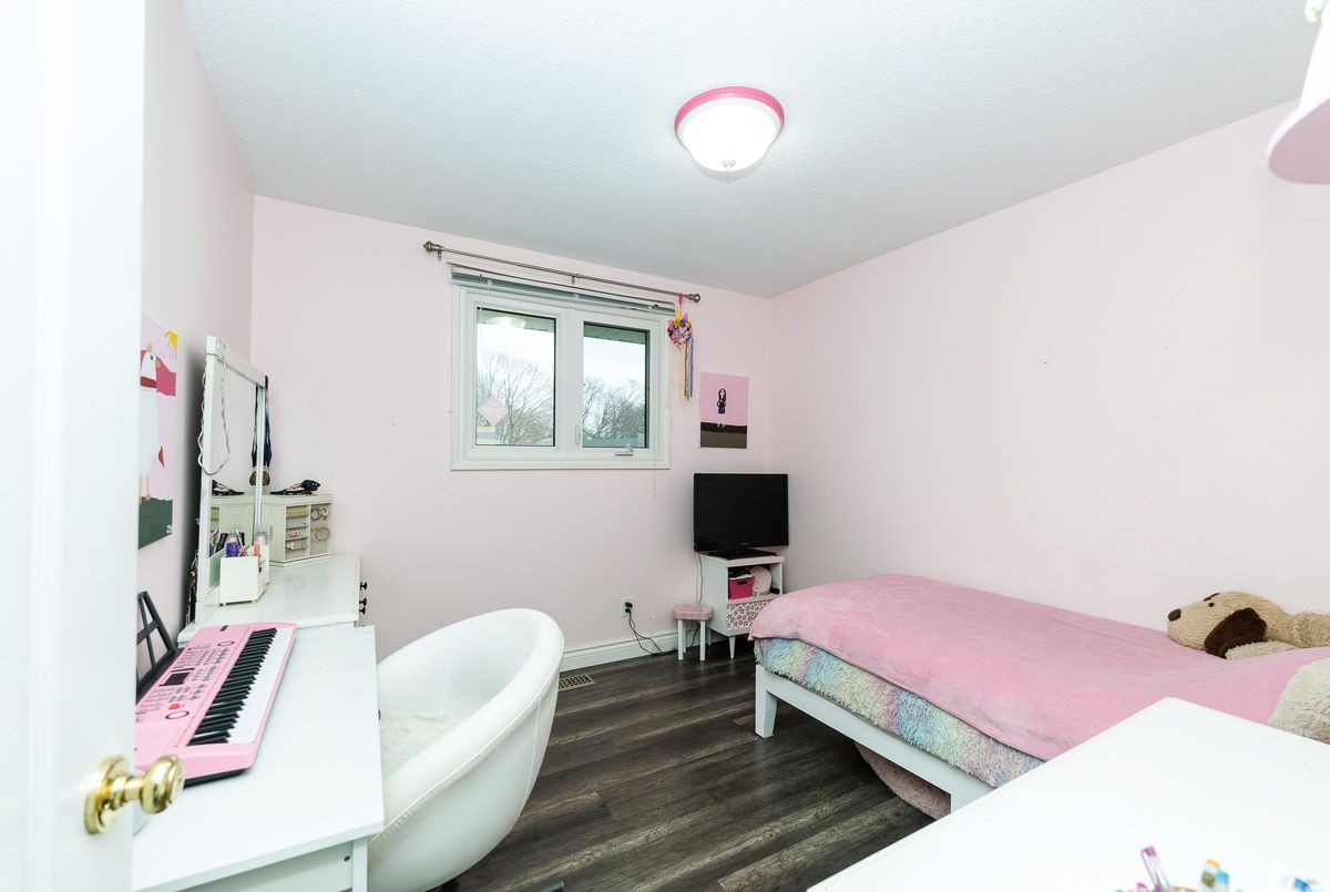 15 Carousel Circle St. Catharines 15 Carousel Circle St. Catharines