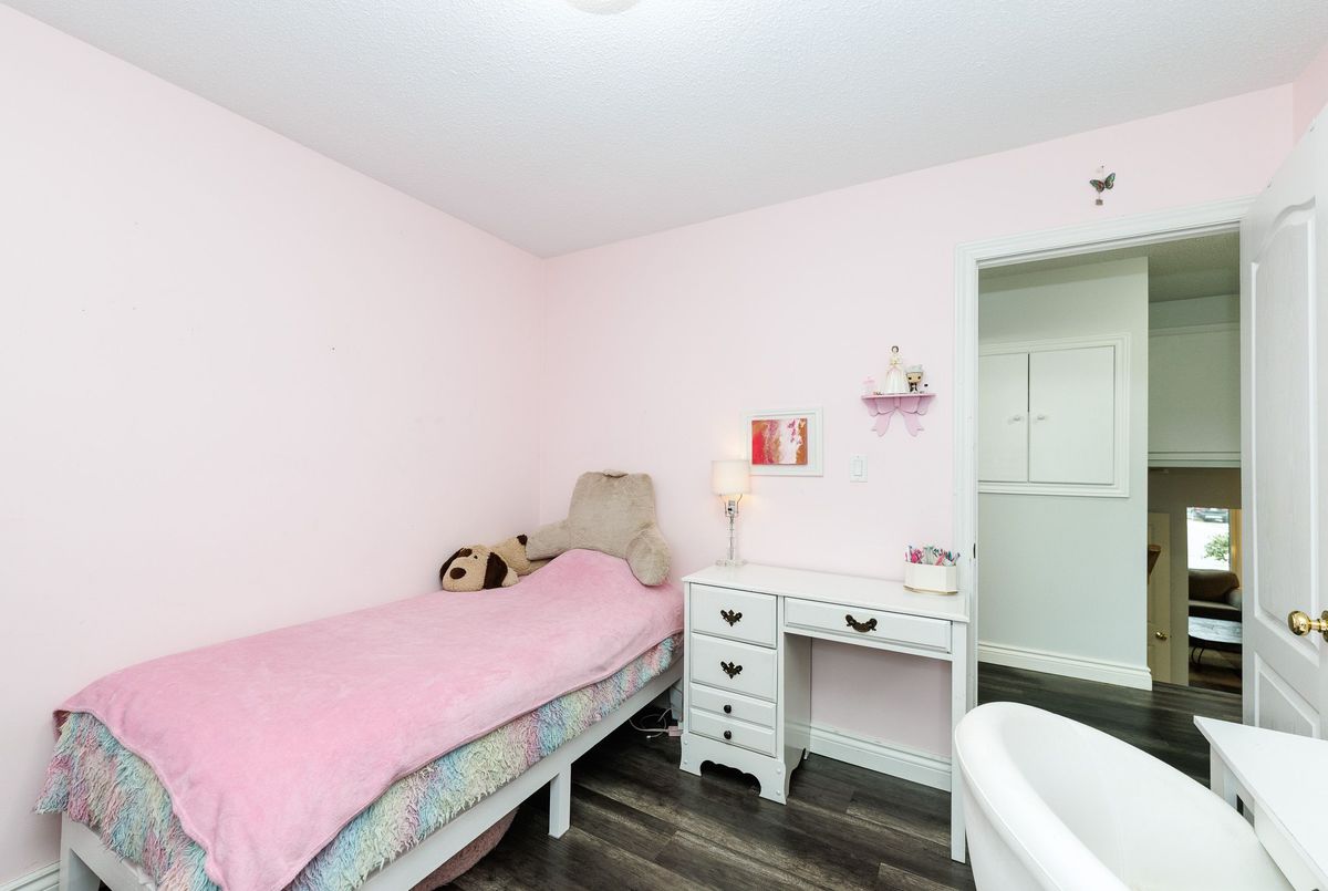 15 Carousel Circle St. Catharines 15 Carousel Circle St. Catharines