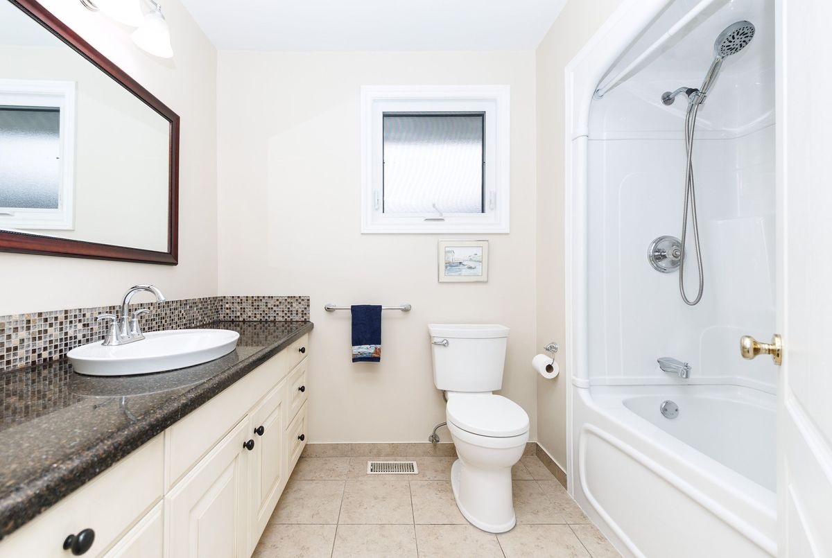 15 Carousel Circle St. Catharines 15 Carousel Circle St. Catharines