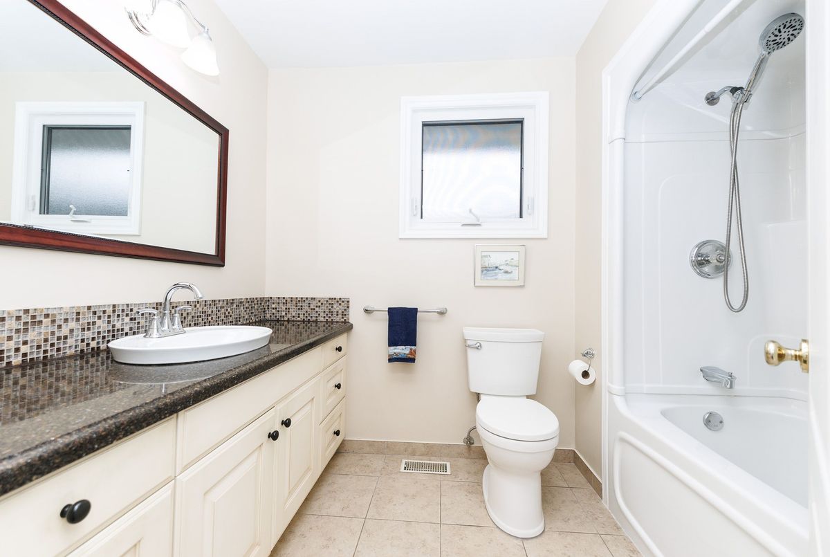 15 Carousel Circle St. Catharines 15 Carousel Circle St. Catharines