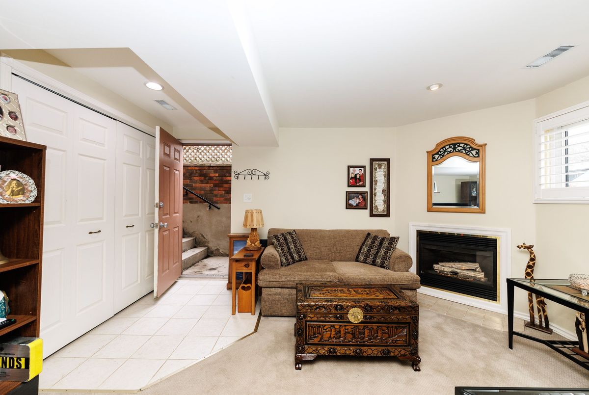 15 Carousel Circle St. Catharines 15 Carousel Circle St. Catharines