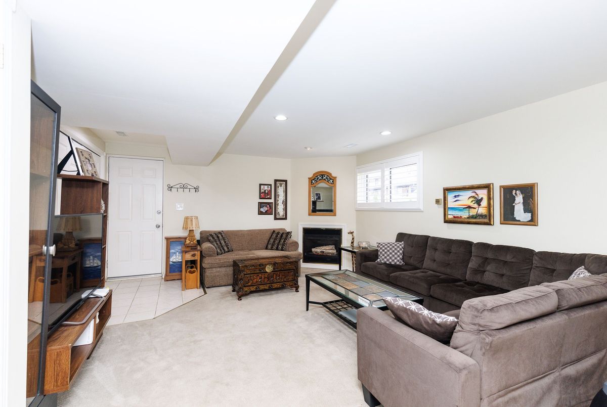 15 Carousel Circle St. Catharines 15 Carousel Circle St. Catharines