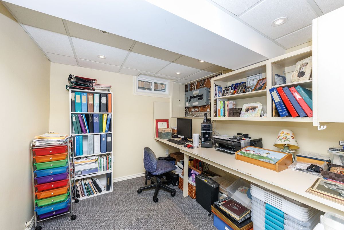 15 Carousel Circle St. Catharines 15 Carousel Circle St. Catharines