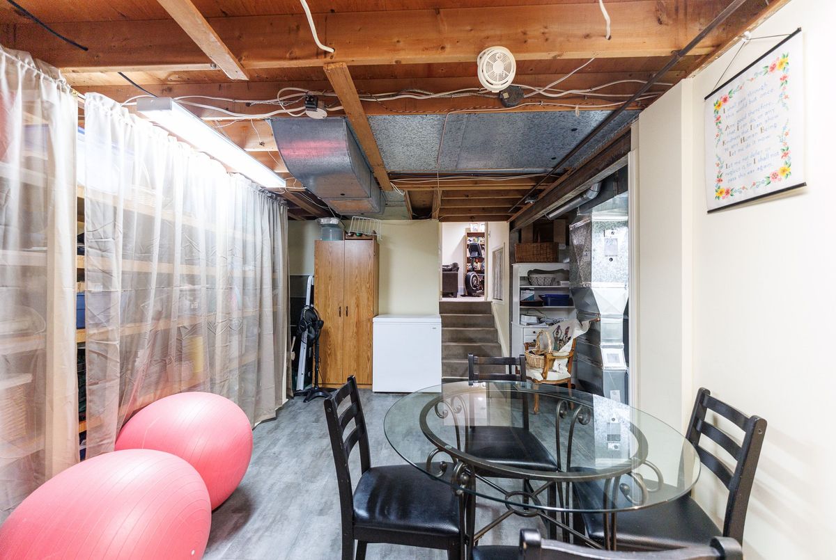 15 Carousel Circle St. Catharines 15 Carousel Circle St. Catharines