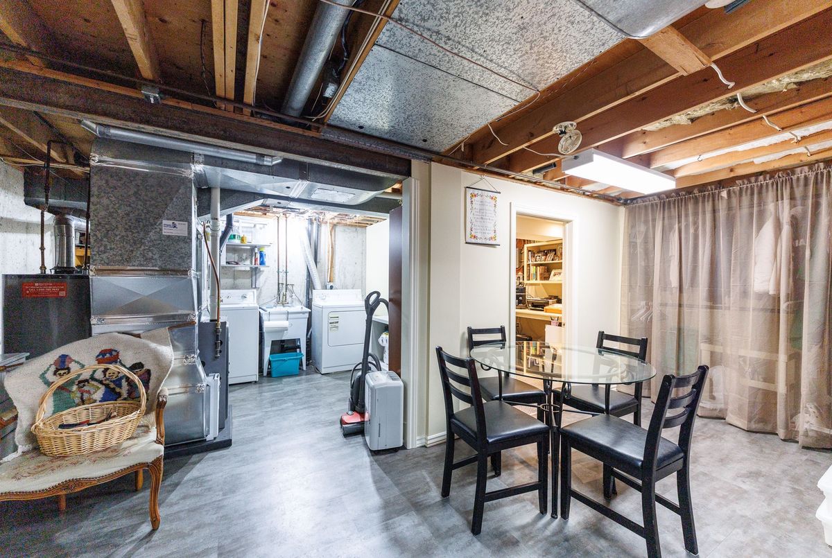 15 Carousel Circle St. Catharines 15 Carousel Circle St. Catharines