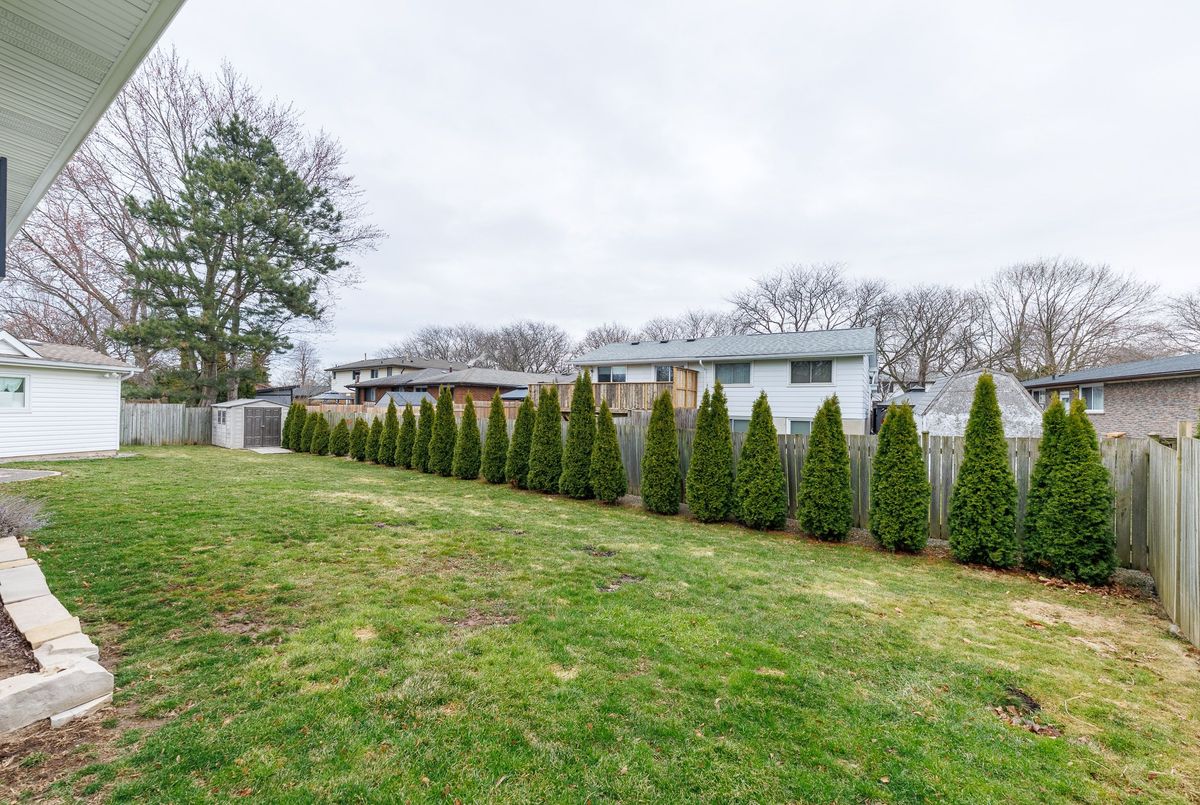 15 Carousel Circle St. Catharines 15 Carousel Circle St. Catharines