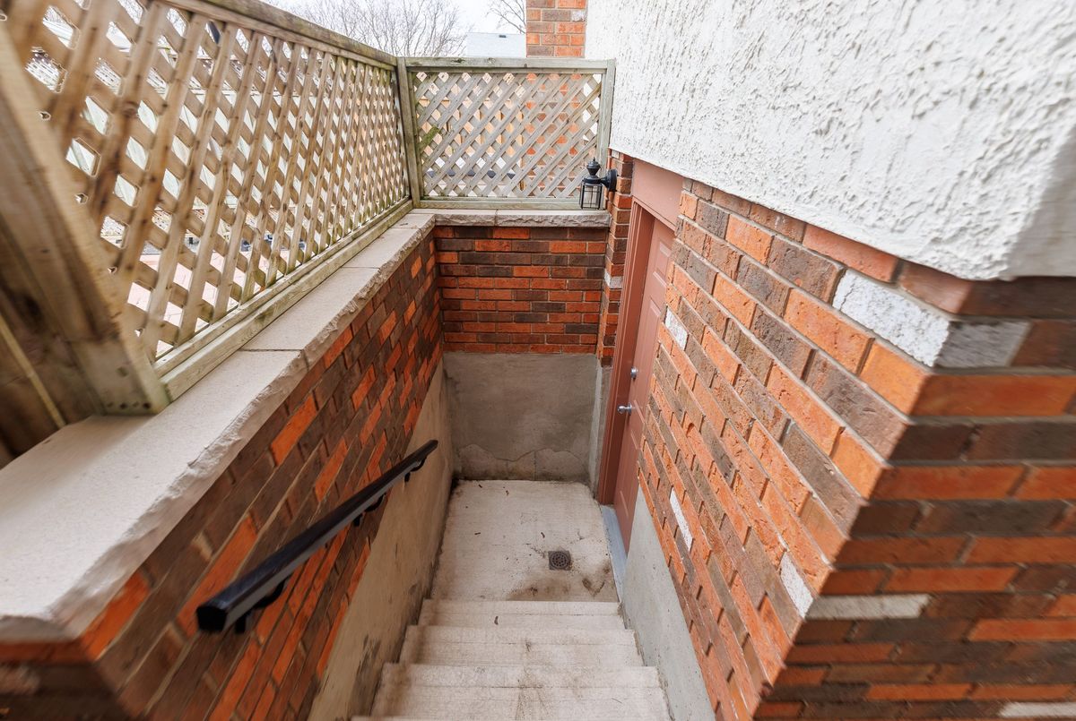 15 Carousel Circle St. Catharines 15 Carousel Circle St. Catharines