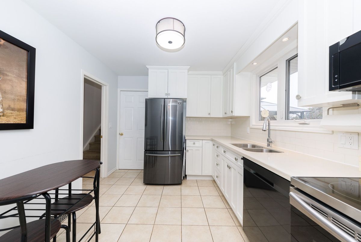 15 Carousel Circle St. Catharines 15 Carousel Circle St. Catharines