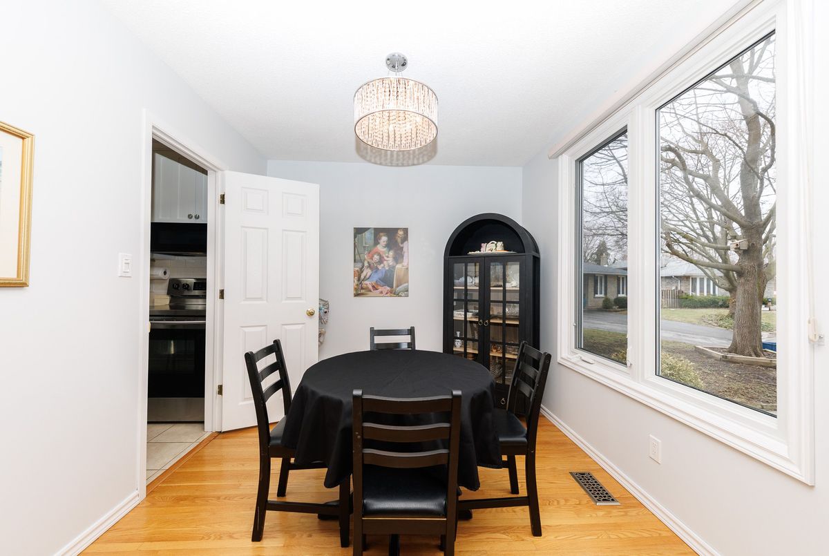 15 Carousel Circle St. Catharines 15 Carousel Circle St. Catharines