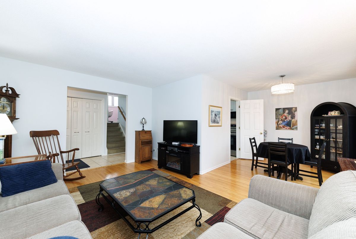 15 Carousel Circle St. Catharines 15 Carousel Circle St. Catharines