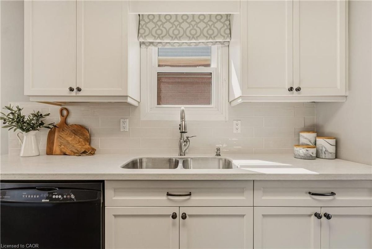 357 REXFORD Drive Hamilton 357 REXFORD Drive Hamilton