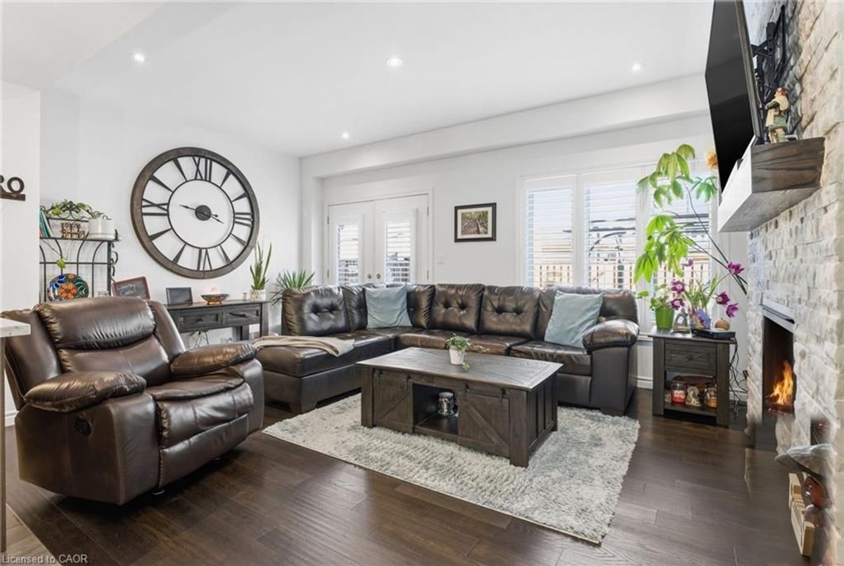 30 TIMES SQUARE Boulevard Hamilton 30 TIMES SQUARE Boulevard Hamilton