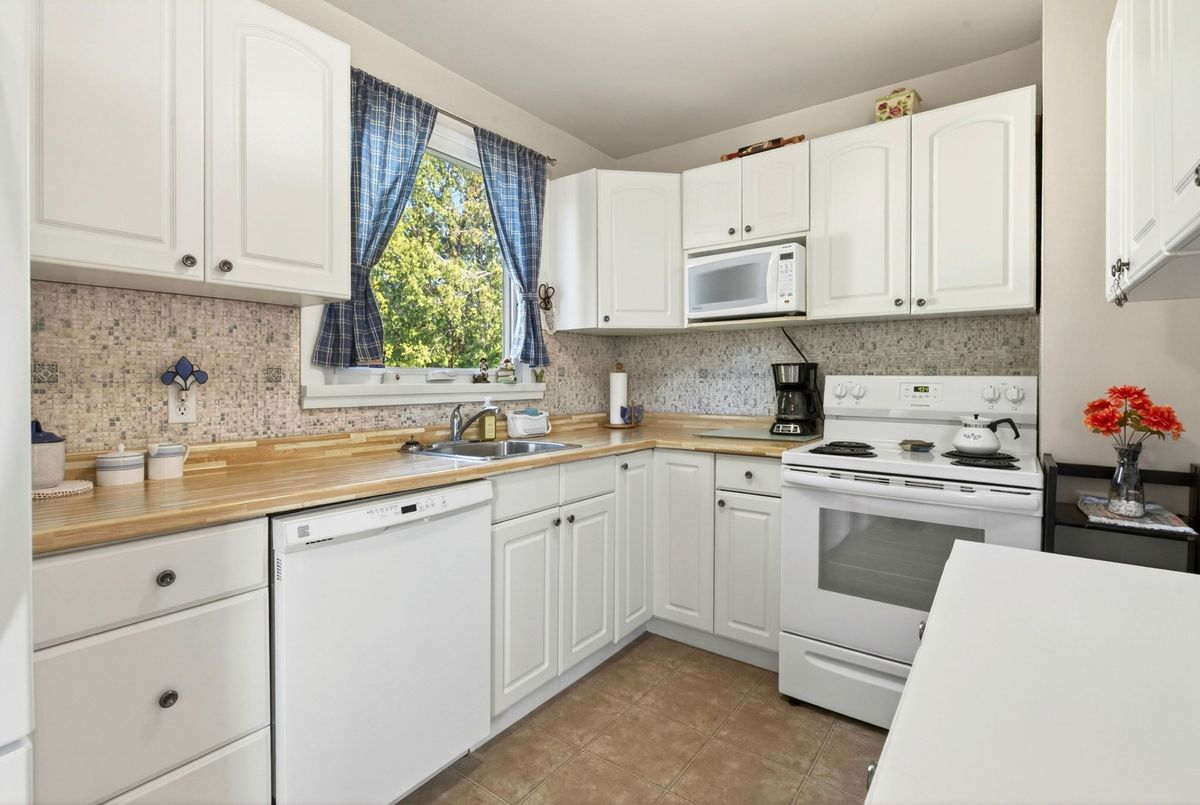 944 Garth Street Hamilton 944 Garth Street Hamilton