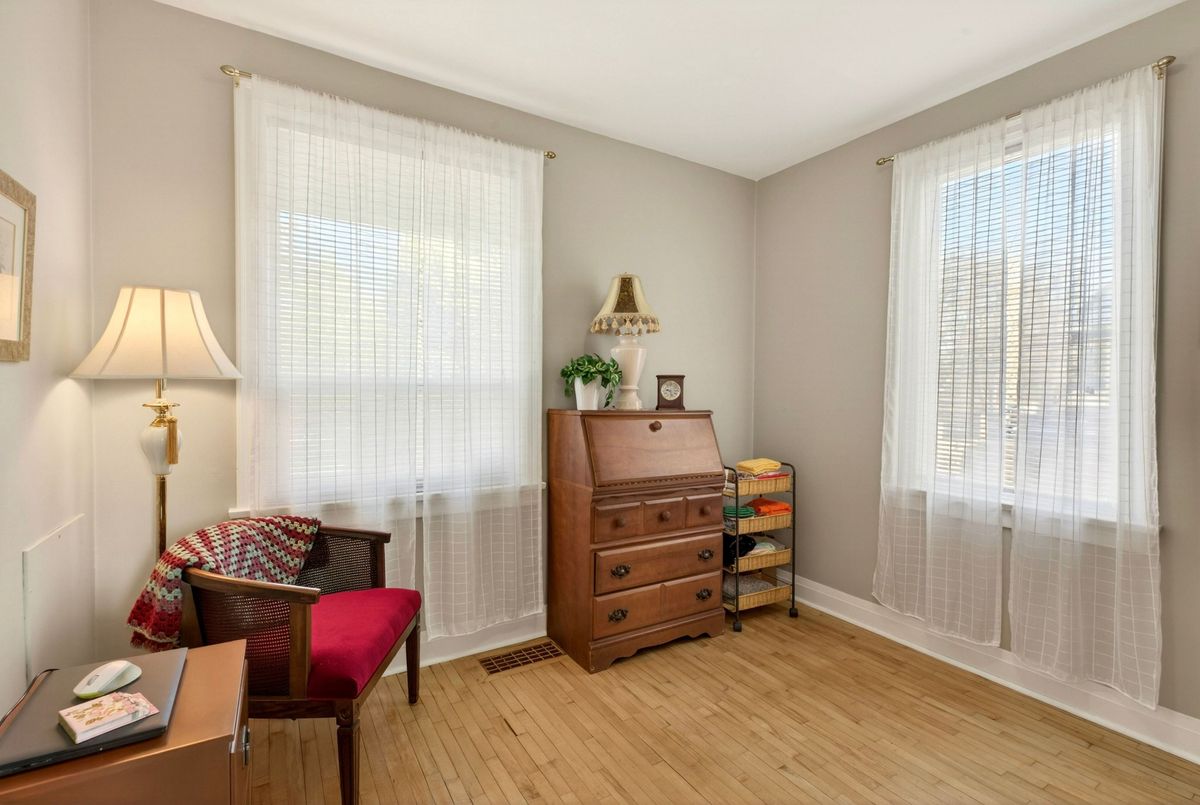 944 Garth Street Hamilton 944 Garth Street Hamilton