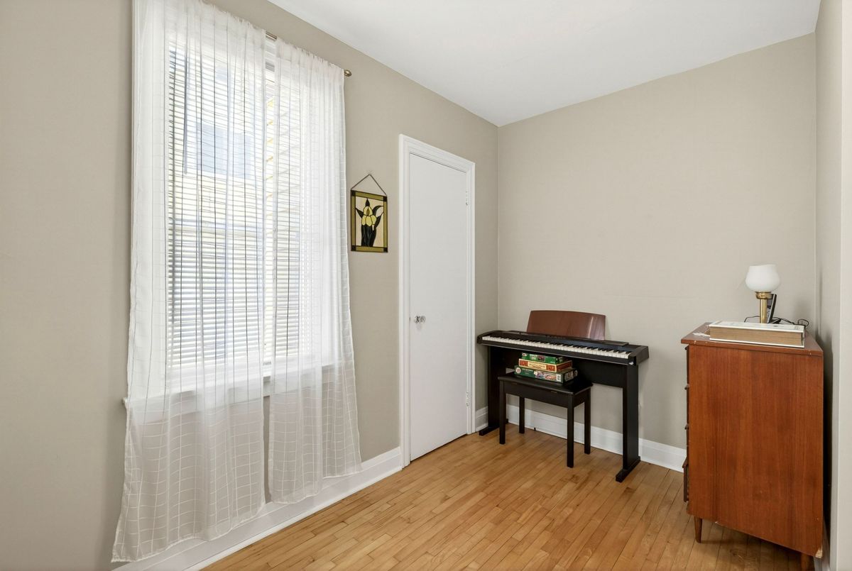 944 Garth Street Hamilton 944 Garth Street Hamilton