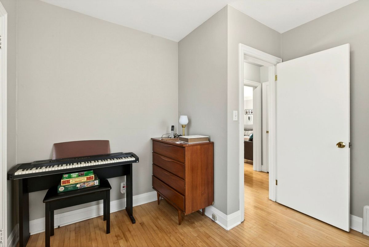 944 Garth Street Hamilton 944 Garth Street Hamilton