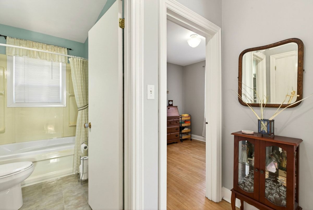 944 Garth Street Hamilton 944 Garth Street Hamilton