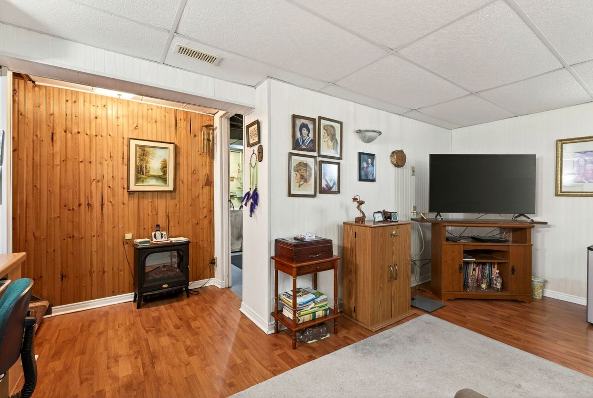 944 Garth Street Hamilton 944 Garth Street Hamilton