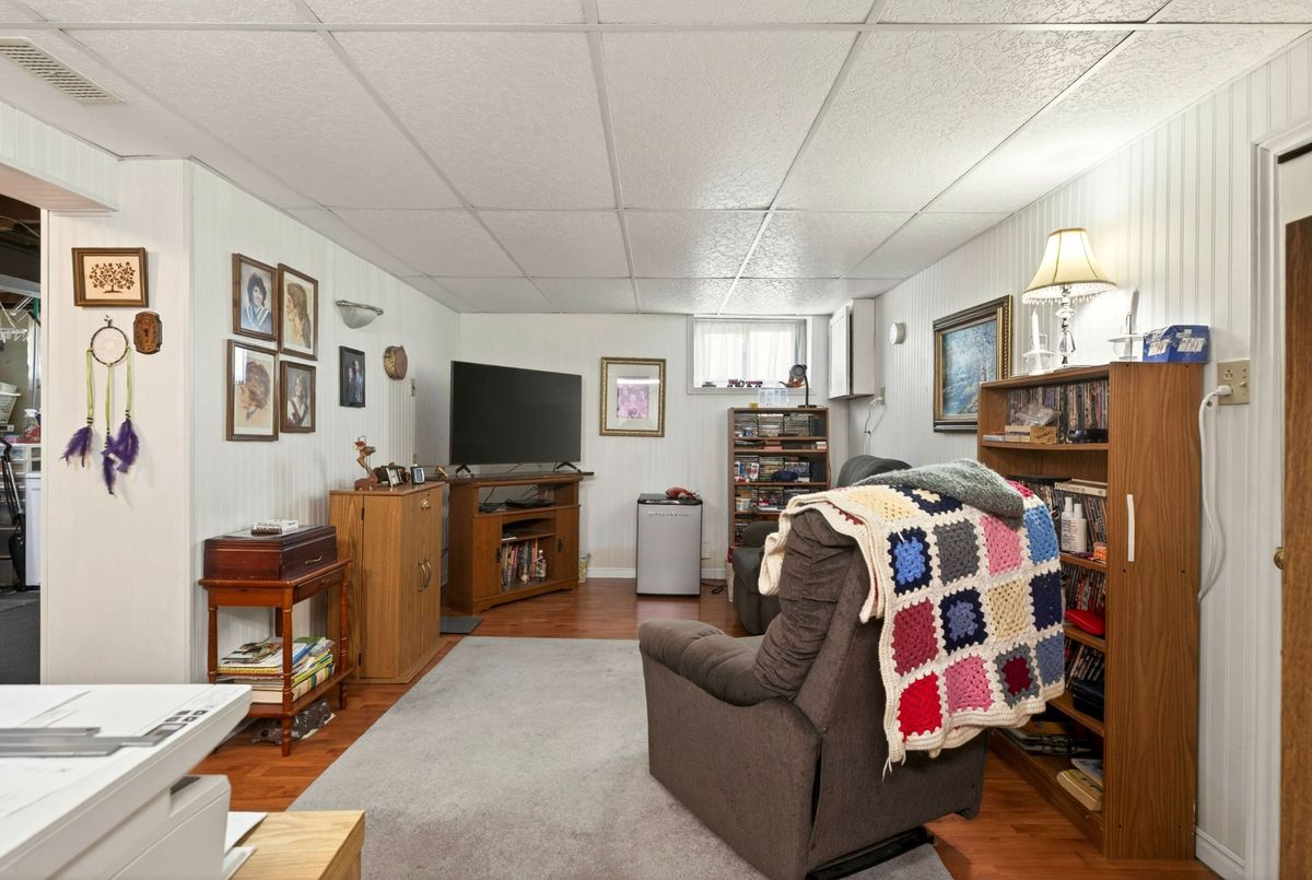 944 Garth Street Hamilton 944 Garth Street Hamilton