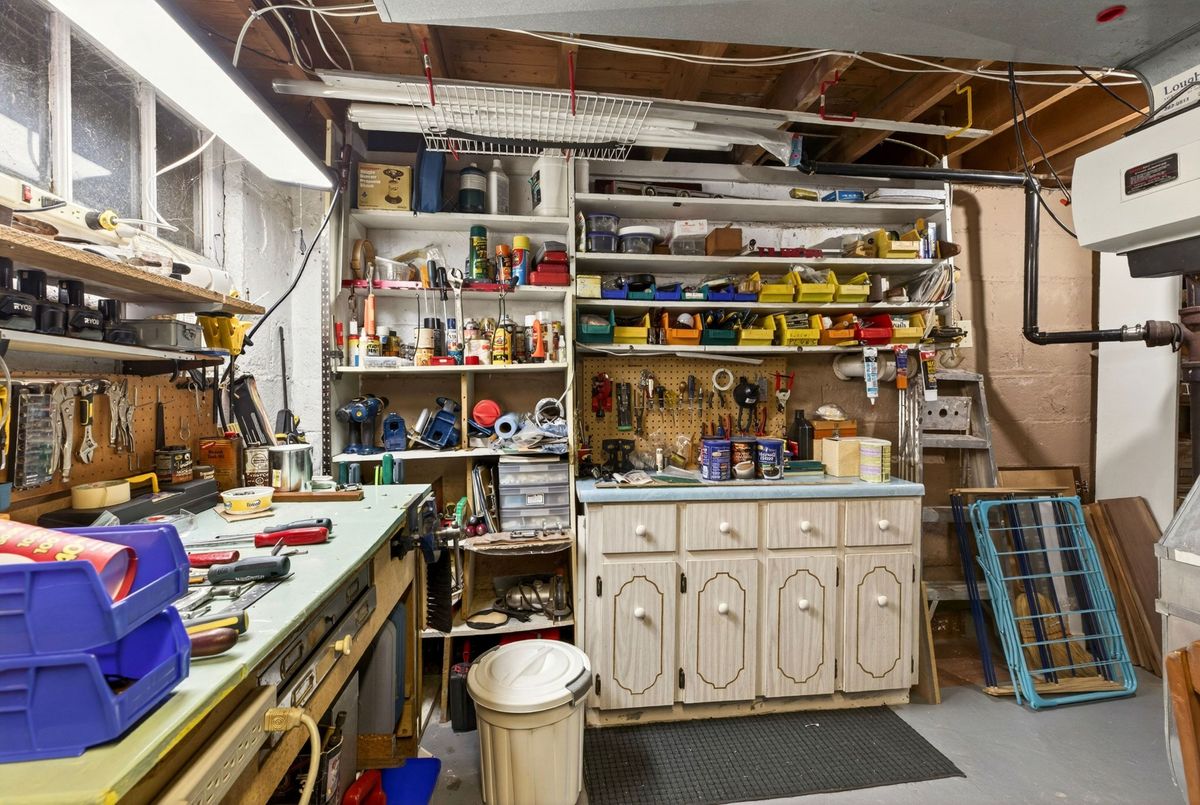 944 Garth Street Hamilton 944 Garth Street Hamilton