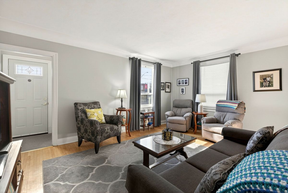 944 Garth Street Hamilton 944 Garth Street Hamilton