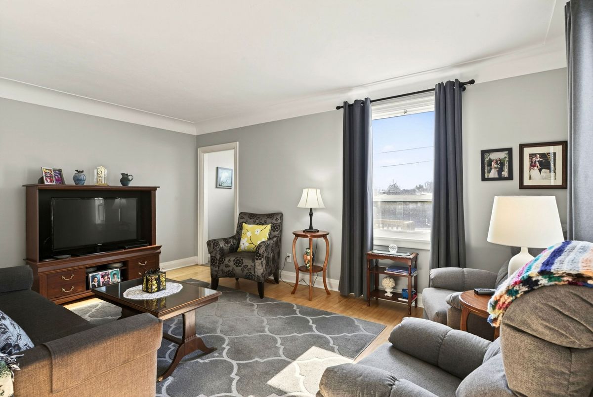 944 Garth Street Hamilton 944 Garth Street Hamilton