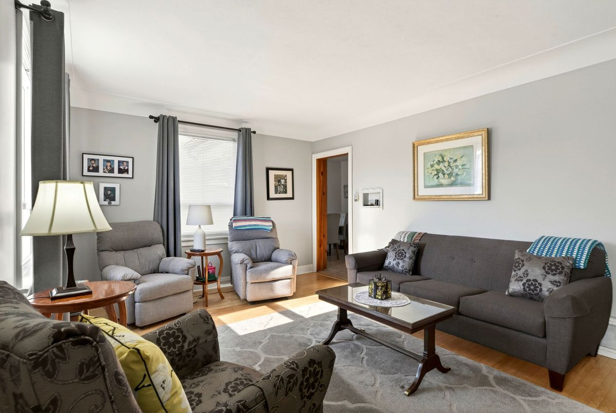 944 Garth Street Hamilton 944 Garth Street Hamilton