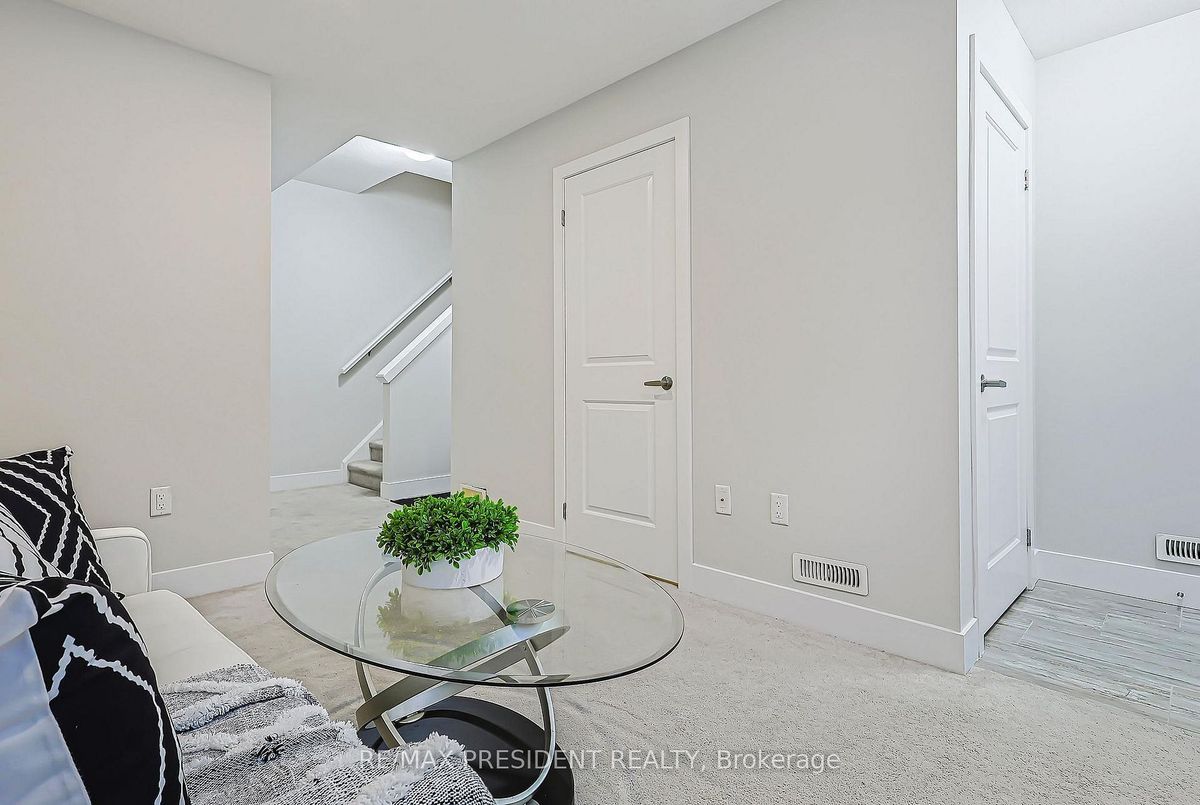 1960 DALMAGARRY Road London North 1960 DALMAGARRY Road London North