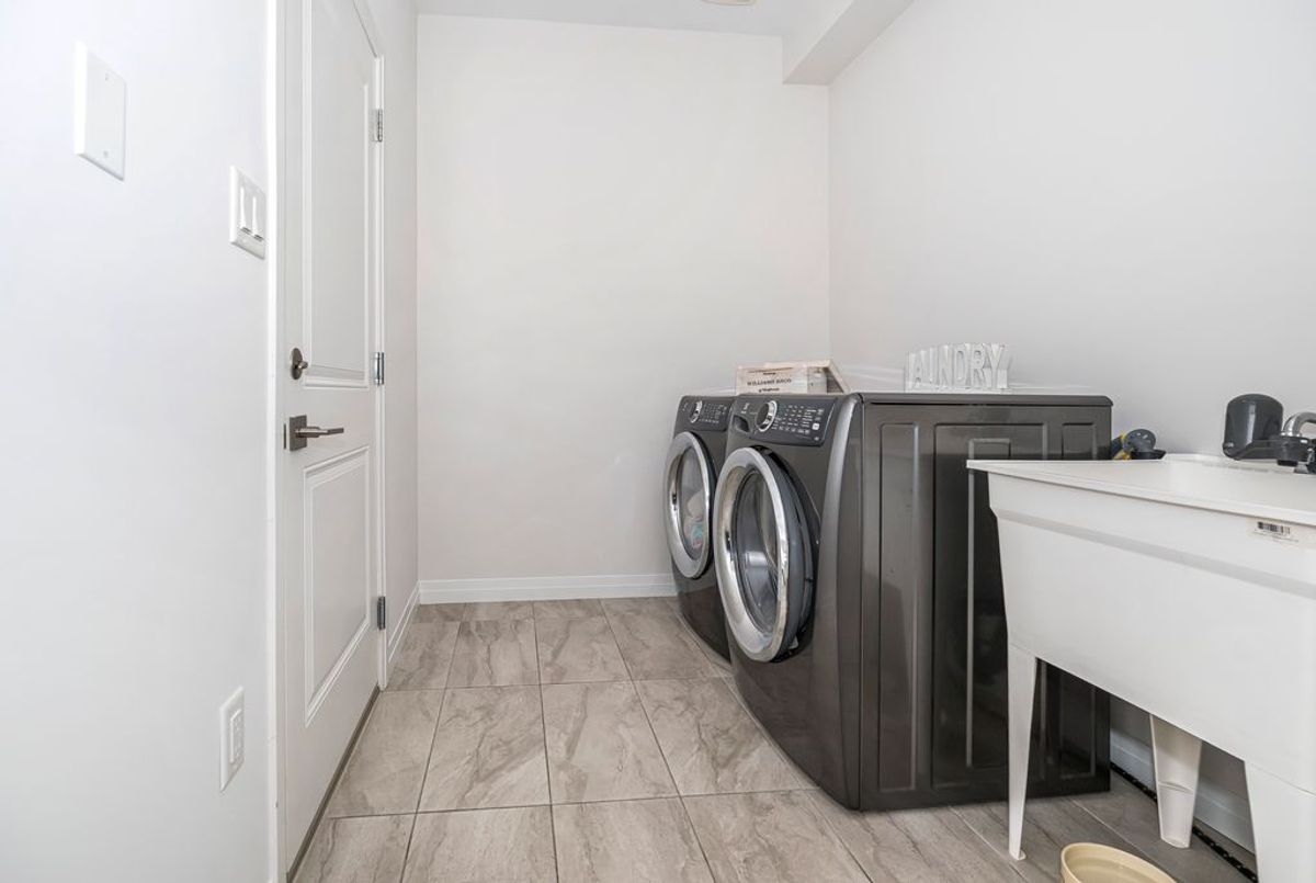 30 Times Square Boulevard Hamilton 30 Times Square Boulevard Hamilton