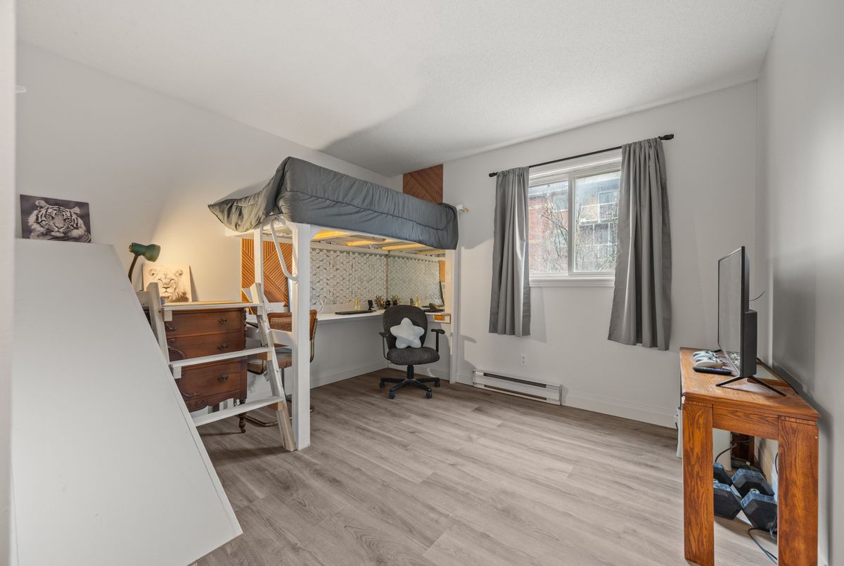 561 Armstrong Road Kingston 561 Armstrong Road Kingston