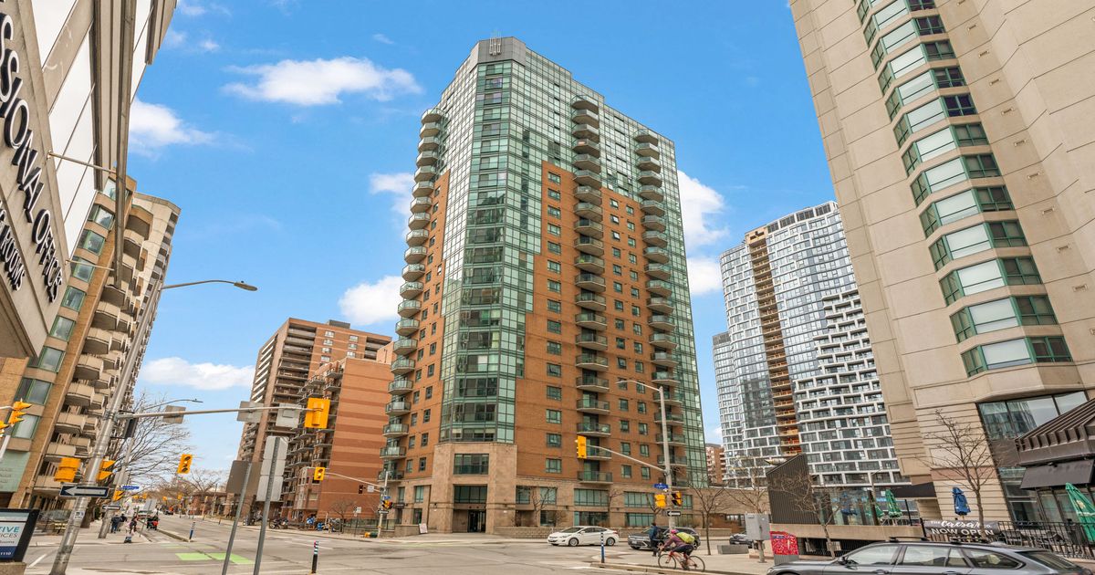 445 Laurier Avenue W Ottawa Centre