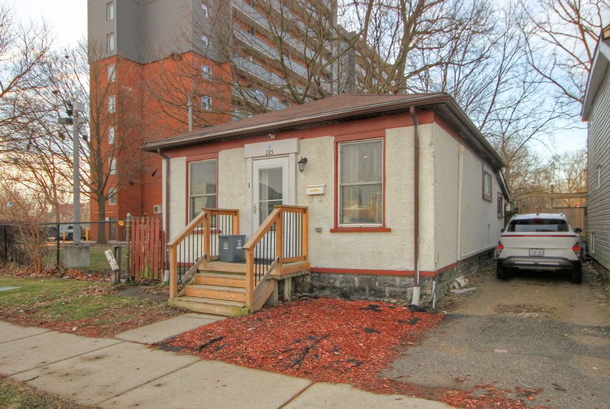 225 Simcoe Street London East 225 Simcoe Street London East