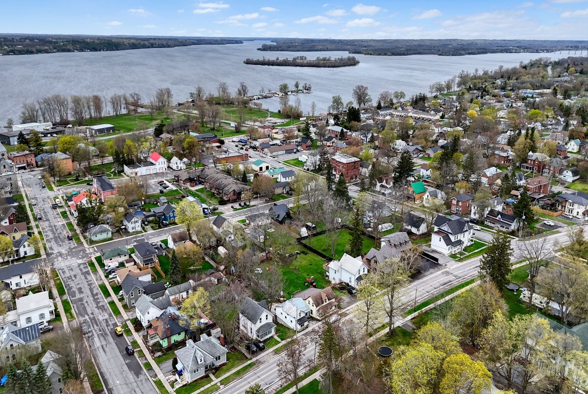 326 DUNDAS Street Deseronto 326 DUNDAS Street Deseronto